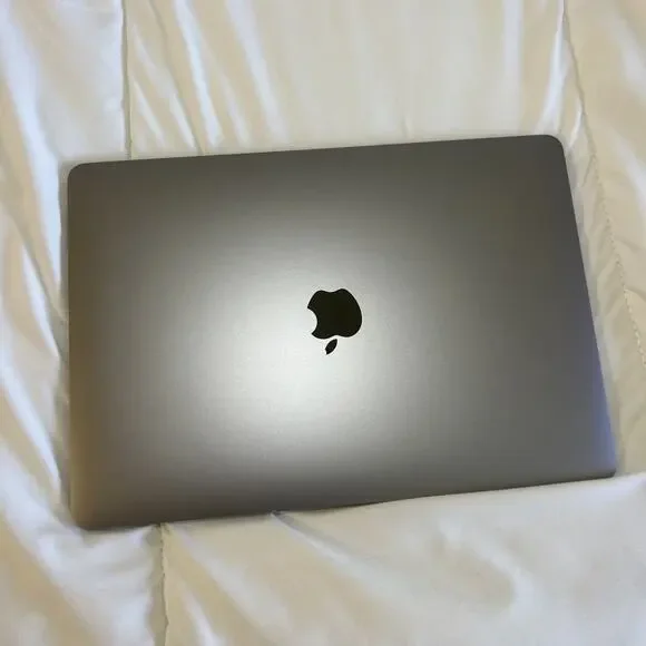 Apple MacBook Pro 13 Silver Touch Bar 2020 Intel Core I5, 8GB RAM, 250GB SSD